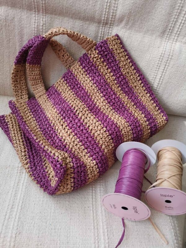 Χειροποίητη τσάντα από ραφία ριγέ