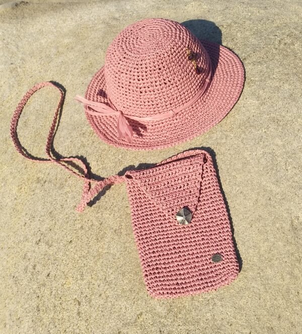 Χειροποίητο καπέλο από ραφία ροζ