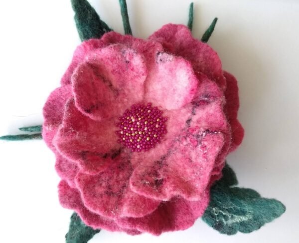 Χειροποίητο λουλούδι από μαλλί φελτ ροζ