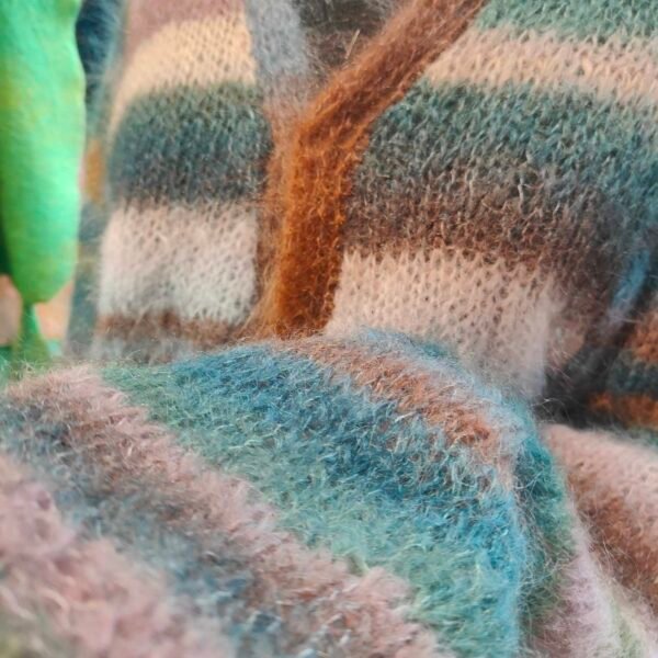 Χειροποίητο πλεκτό γιλέκο από απαλό μοχέρ