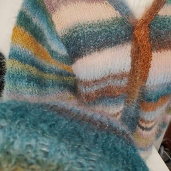 Χειροποίητο πλεκτό γιλέκο από απαλό μοχέρ