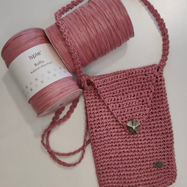 Χειροποίητη τσάντα crossbody από ραφία σε ροζ