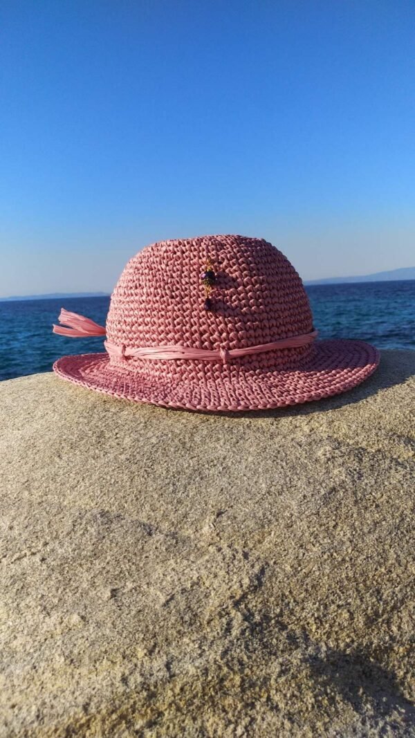 Χειροποίητο καπέλο από ραφία ροζ