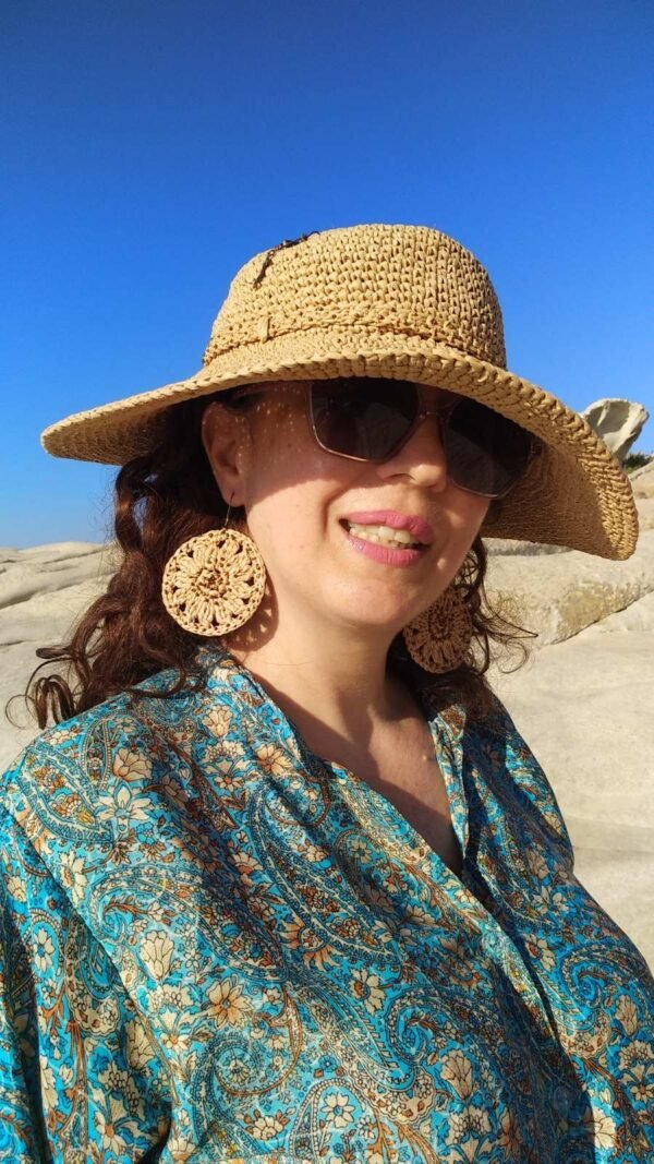 Χειροποίητο καπέλο από ραφία μπεζ με περιφέρεια