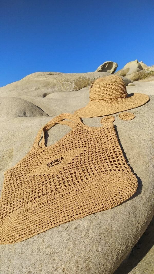 Χειροποίητο καπέλο από ραφία μπεζ με περιφέρεια