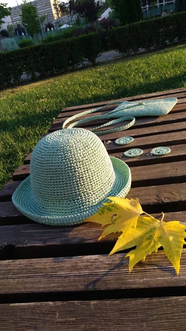 Χειροποίητο καπέλο από ραφία ηλεκτρ μπλε