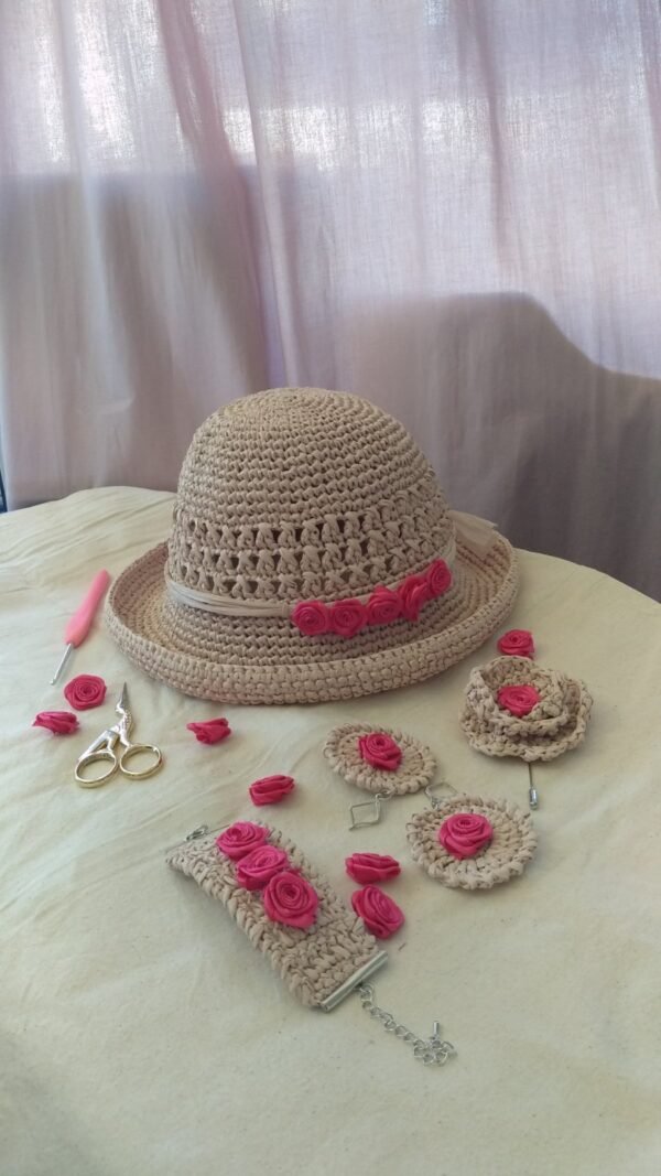 Χειροποίητο καπέλο από ραφία ανοιχτό μπεζ